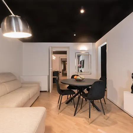 Brera Luxury Near Duomo With Wifi Apartment Milan