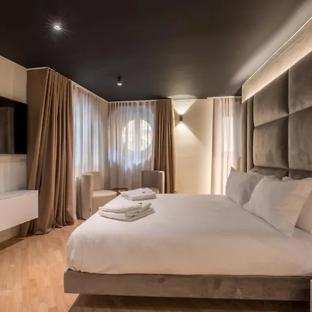 Brera Luxury Near Duomo With Wifi Mediolan